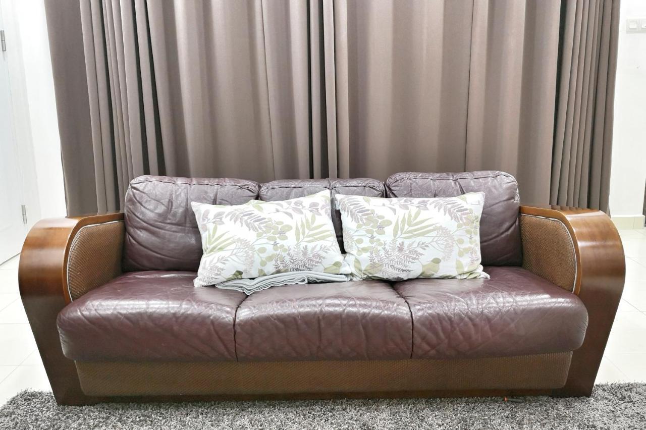 Teratak Persona Homestay. 4 Rooms Double Storey Terrace In Kuantan City. Exterior photo
